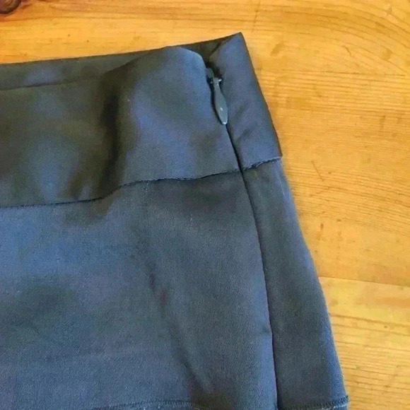 Banana Republic petite tulip skirt - Picture 4 of 4